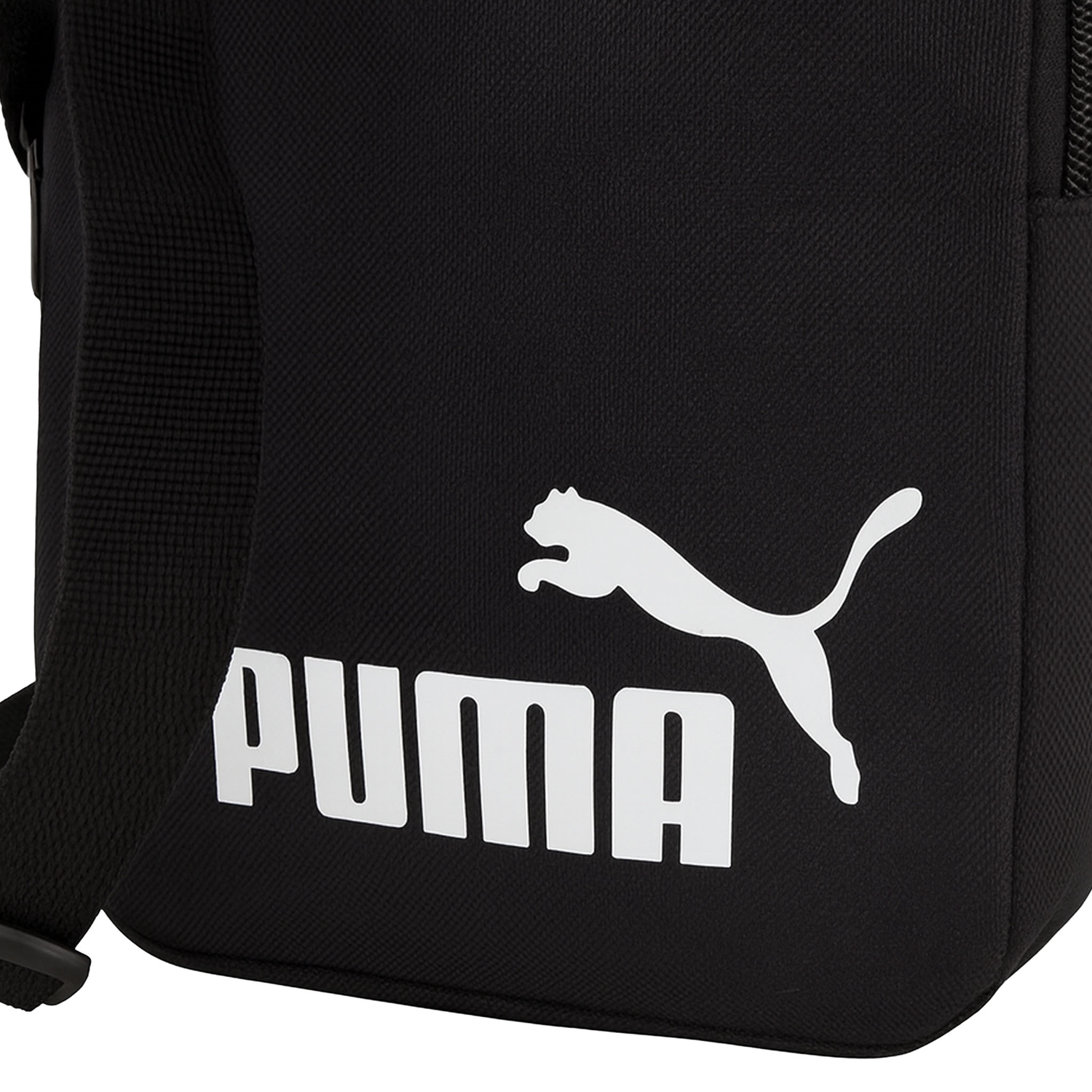 png_1500x1500_66756382